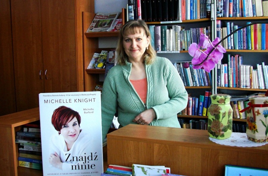 Pani Izabela Dudzińska z Biblioteki Publicznej w Połomi