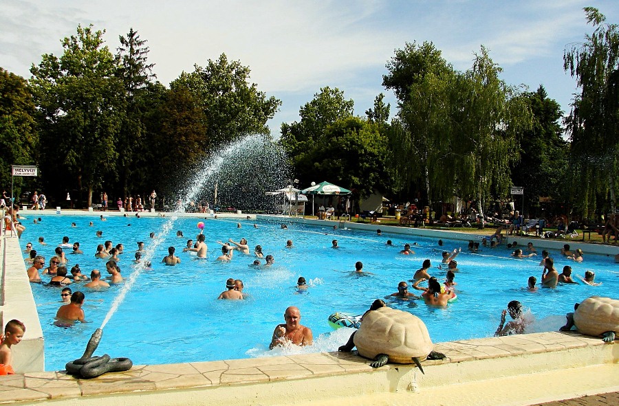 Największy i najgłębszy basen w Berekfurdo