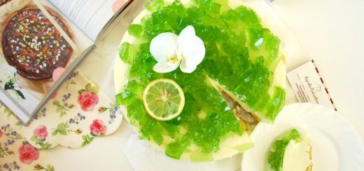Sernik cytrynowy na zimno z zieloną galaretką